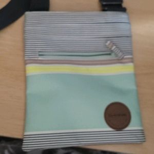 Dakine mini crossbody bag
